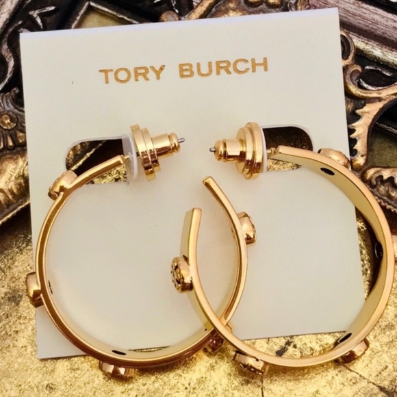 TORY BURCH • Gold Milgrain Logo Hoop Earrings - Picture 6 of 6